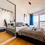 Panorama Capital Skyline - 17 Pietro * رشيشوف