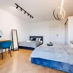 Panorama Capital Skyline - 17 Pietro * رشيشوف
