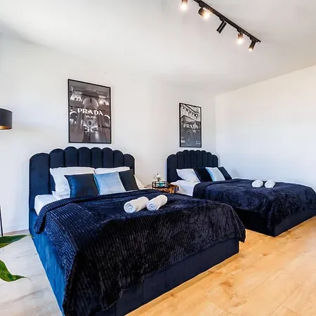 Panorama Capital Skyline - 17 Pietro Apartment