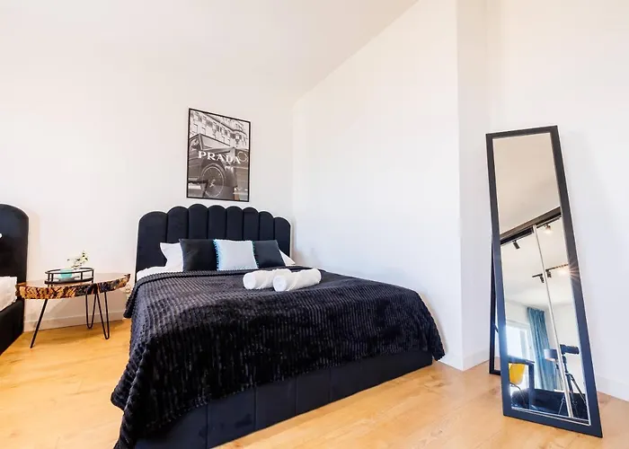 Panorama Capital Skyline - 17 Pietro Apartment *